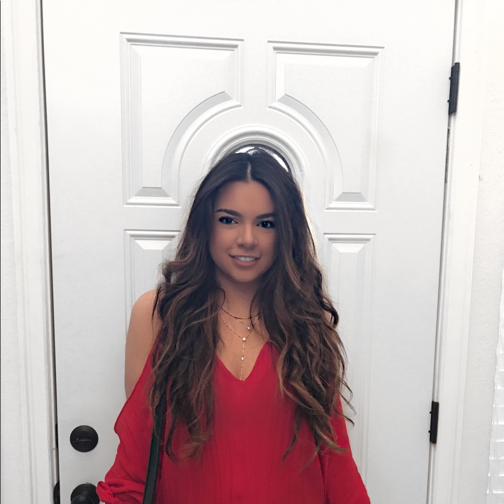 Meet your Posher, Gloria